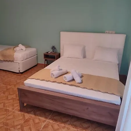 Amaya Pine باناجيا